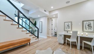 Loraine — view 16
